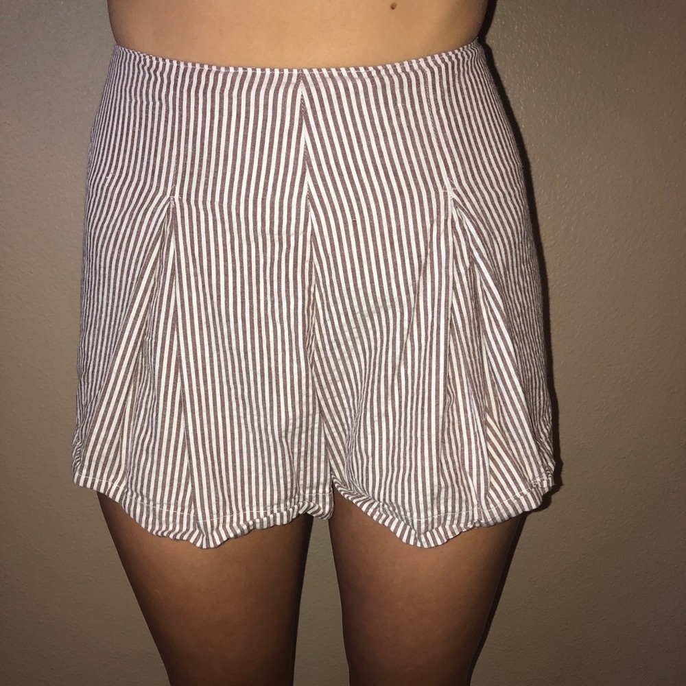 Pleated shorts